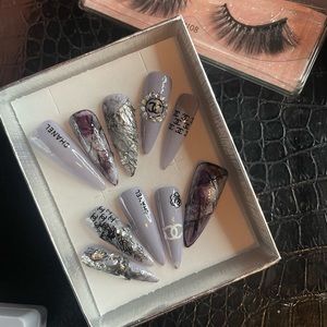 Eyelashes x press on Chanel nails